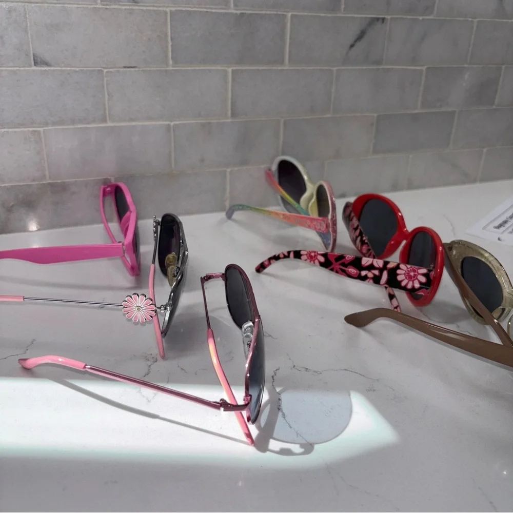 Set of 6 Trendy Sunglasses for Kids – Pink, Red, and Leopard Print Designs